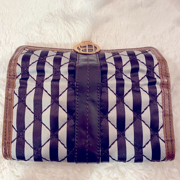 HENRI BENDEL CENTENNIAL HOBO-QUILTED BAG & WALLET - Picture 9 of 9